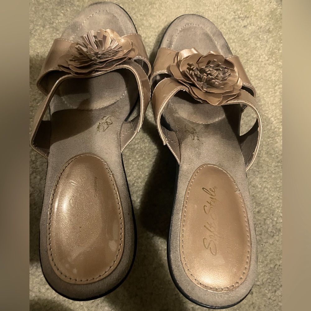 Tan wedges with flower